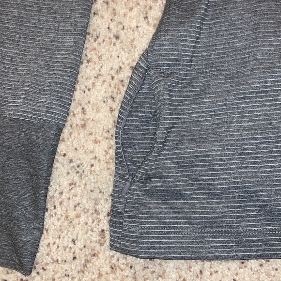 Eddie Bauer Athletic Sweatshirt (Activewear) - Picture 2 of 4